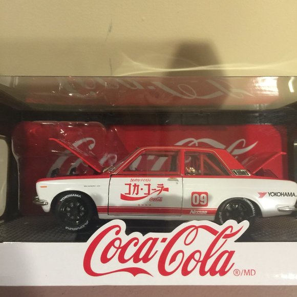Coca-Cola 1970 Datsun 510 Premium Die Cast Collectible Car 1:24 Limited Edition - Picture 6 of 12